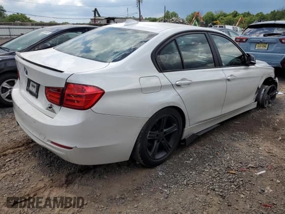 ✅ 2013 BMW 3 Series 328i xDrive • VIN: WBA3B3C59DF539667 • Lot: 60927645. Wystawiony na Copart z przebiegiem 140 698 mil. Bezpłatny archiwum sprzedaży aukcyjnych z USA i szczegółowy raport historii pojazdu na DreamBid. Zdjęcie 3.
