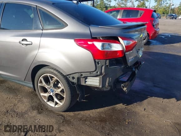 ✅ 2013 Ford Focus SE • VIN: 1FADP3F29DL279207 • Lot: 43628056. Listed on IAAI with 97,293 mi. Free auction sales archive from the USA and detailed vehicle history report at DreamBid. Image 6.