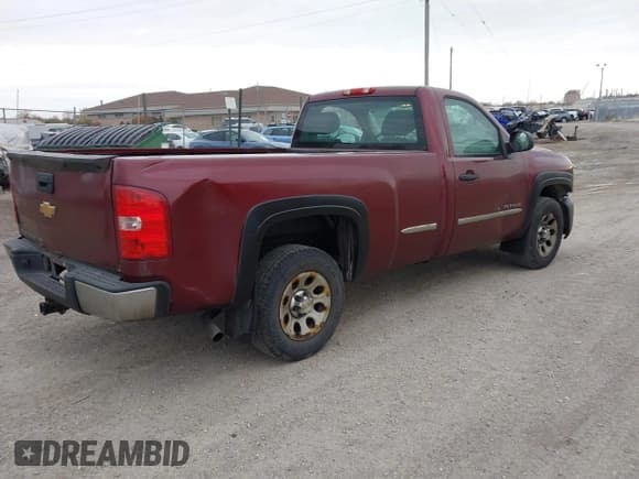 ✅ 2013 Chevrolet Silverado 1500 Work Truck • VIN: 1GCNCPEA8DZ396848 • Lot: 43612780. Wystawiony na IAAI z przebiegiem 386 519 mil. Bezpłatny archiwum sprzedaży aukcyjnych z USA i szczegółowy raport historii pojazdu na DreamBid. Zdjęcie 4.