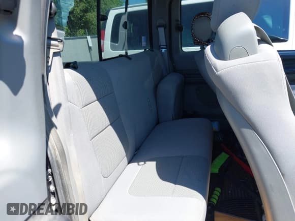 ✅ 2006 Ford F-250 XL • VIN: 1FTSX21P36EA09895 • Lot: 42686302. Listed on IAAI with 230,401 mi. Free auction sales archive from the USA and detailed vehicle history report at DreamBid. Image 8.