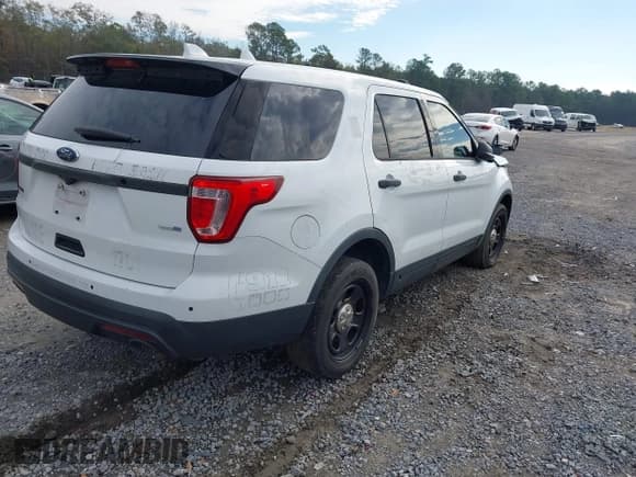 ✅ 2017 Ford Police Interceptor Utility • VIN: 1FM5K8AR4HGB55306 • Lot: 43866138. Wystawiony na IAAI z przebiegiem 114 000 mil. Bezpłatny archiwum sprzedaży aukcyjnych z USA i szczegółowy raport historii pojazdu na DreamBid. Zdjęcie 4.