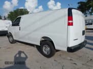✅ 2025 Chevrolet Express Cargo • VIN: 1GCWGAFP1S1134612 • Lot: 42799018. Wystawiony na IAAI z przebiegiem Nie podano. Bezpłatny archiwum sprzedaży aukcyjnych z USA i szczegółowy raport historii pojazdu na DreamBid. Zdjęcie 3.