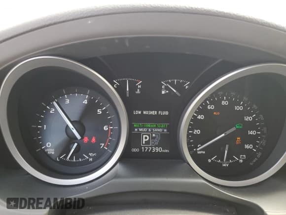 ✅ 2013 Toyota Land Cruiser • VIN: JTMHY7AJ3D4011763 • Lot: 55742795. Listed on Copart with 177,390 mi. Free auction sales archive from the USA and detailed vehicle history report at DreamBid. Image 9.