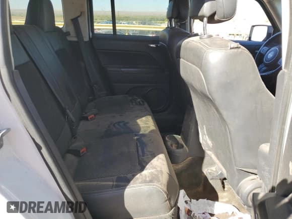 ✅ 2016 Jeep Patriot Sport • VIN: 1C4NJRBB0GD773107 • Лот: 51039305. Опубликован ранее на Copart с пробегом 173 044 миль. Бесплатный доступ к архиву аукционных продаж из США и подробный отчёт об истории автомобиля на DreamBid. Изображение 11.