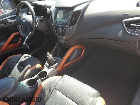 ✅ 2016 Hyundai Veloster Turbo Rally Edition • VIN: KMHTC6AE1GU284397 • Лот: 69612885. Опубликован ранее на Copart с пробегом 97 955 миль. Бесплатный доступ к архиву аукционных продаж из США и подробный отчёт об истории автомобиля на DreamBid. Изображение 8.