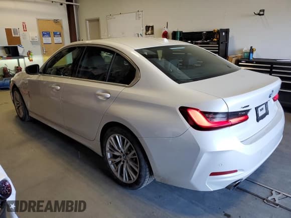 ✅ 2024 BMW 3 Series 330e xDrive • VIN: 3MW39FS00R8E43459 • Лот: 51150135. Опубликован ранее на Copart с пробегом 24 047 миль. Бесплатный доступ к архиву аукционных продаж из США и подробный отчёт об истории автомобиля на DreamBid. Изображение 2.