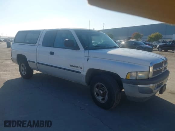 ✅ 1998 Dodge 1500 • VIN: 3B7HC13Z0WG189473 • Lot: 43790942. Wystawiony na IAAI z przebiegiem 136 475 mil. Bezpłatny archiwum sprzedaży aukcyjnych z USA i szczegółowy raport historii pojazdu na DreamBid. Zdjęcie 1.