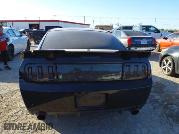 ✅ 2008 Ford Mustang GT Deluxe • VIN: 1ZVHT82H285149341 • Lot: 41852432. Listed on IAAI with 183,816 mi. Free auction sales archive from the USA and detailed vehicle history report at DreamBid. Image 16.