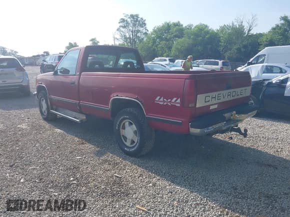 ✅ 1992 Chevrolet Silverado 2500 • VIN: 1GCFK24K7NE206678 • Lot: 42577734. Wystawiony na IAAI z przebiegiem 198 883 mil. Bezpłatny archiwum sprzedaży aukcyjnych z USA i szczegółowy raport historii pojazdu na DreamBid. Zdjęcie 3.