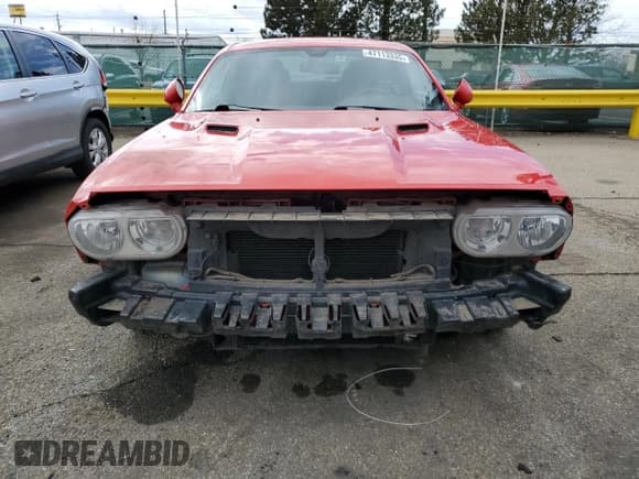 ✅ 2014 Dodge Challenger R/T Classic • VIN: 2C3CDYBT6EH181975 • Lot: 47113335. Wystawiony na Copart z przebiegiem 82 644 mil. Bezpłatny archiwum sprzedaży aukcyjnych z USA i szczegółowy raport historii pojazdu na DreamBid. Zdjęcie 5.