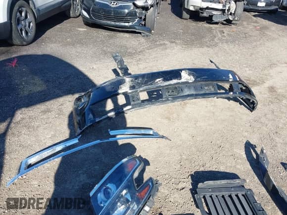 2017 Chevrolet Tahoe LT z VIN 1GNSKBKC4HR115785, wystawiony jako IAAI lot #43473656 z przebiegiem 160 271 mil mil oraz . Historia ofert i sprzedaży dostępna na DreamBid. Obrazek 21.