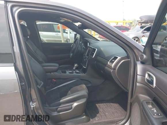 ✅ 2018 Jeep Grand Cherokee Laredo E • VIN: 1C4RJFAG7JC294905 • Lot: 42452977. Listed on IAAI with 75,916 mi. Free auction sales archive from the USA and detailed vehicle history report at DreamBid. Image 5.