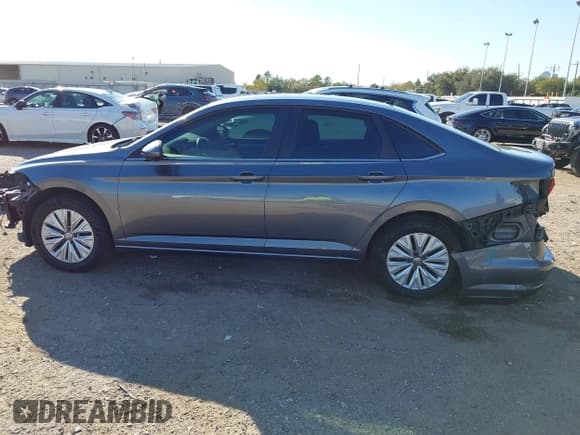 ✅ 2019 Volkswagen Jetta S • VIN: 3VWCB7BU9KM213221 • Lot: 43545956. Listed on IAAI with 136,738 mi. Free auction sales archive from the USA and detailed vehicle history report at DreamBid. Image 15.