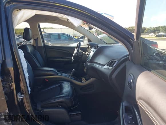 ✅ 2017 Dodge Journey Crossroad Plus • VIN: 3C4PDCGB9HT543776 • Лот: 43487985. Опубликован ранее на IAAI с пробегом 187 015 миль. Бесплатный доступ к архиву аукционных продаж из США и подробный отчёт об истории автомобиля на DreamBid. Изображение 5.