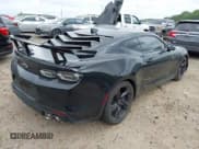 ✅ 2022 Chevrolet Camaro LT1 • VIN: 1G1FF1R70N0129998 • Lot: 42541190. Wystawiony na IAAI z przebiegiem 51 954 mil. Bezpłatny archiwum sprzedaży aukcyjnych z USA i szczegółowy raport historii pojazdu na DreamBid. Zdjęcie 4.