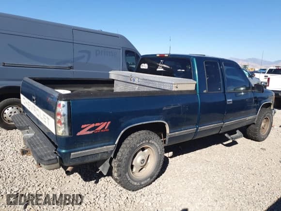 ✅ 1996 Chevrolet Silverado 1500 • VIN: 1GCEK19R8TE248821 • Lot: 82132615. Wystawiony na Copart z przebiegiem 291 896 mil. Bezpłatny archiwum sprzedaży aukcyjnych z USA i szczegółowy raport historii pojazdu na DreamBid. Zdjęcie 3.