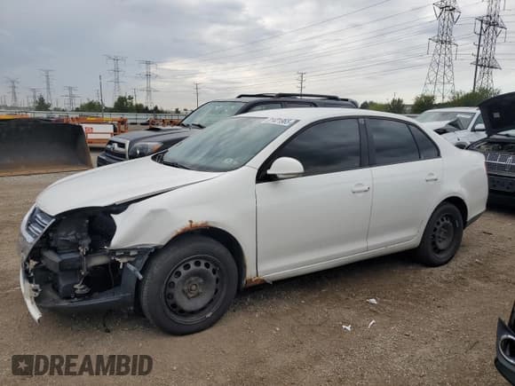 ✅ 2010 Volkswagen Jetta S • VIN: 3VWJZ7AJ4AM034741 • Lot: 81421965. Listed on Copart with 192,198 mi. Free auction sales archive from the USA and detailed vehicle history report at DreamBid. Image 1.