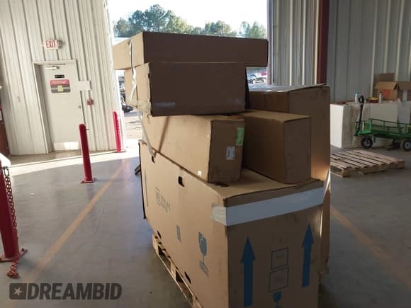 ✅ 2019 Chevrolet Corvette Grand Sport 1LT • VIN: 1G1YW2D79K5113156 • Lot: 43632655. Wystawiony na IAAI z przebiegiem 44 976 mil. Bezpłatny archiwum sprzedaży aukcyjnych z USA i szczegółowy raport historii pojazdu na DreamBid. Zdjęcie 21.