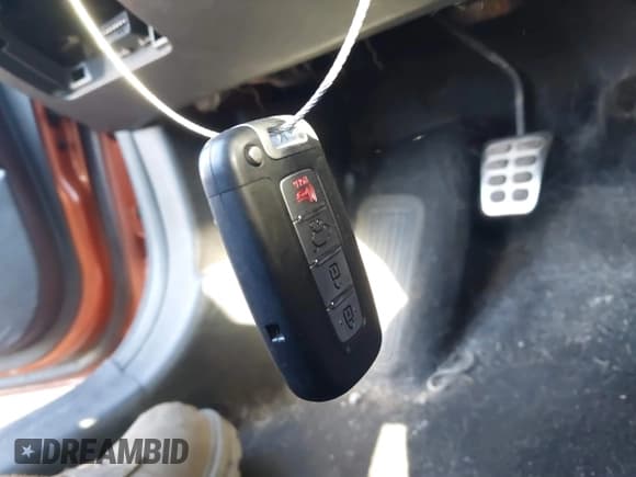 ✅ 2016 Hyundai Veloster Turbo Rally Edition • VIN: KMHTC6AE4GU304285 • Лот: 43133359. Опубликован ранее на IAAI с пробегом 186 694 миль. Бесплатный доступ к архиву аукционных продаж из США и подробный отчёт об истории автомобиля на DreamBid. Изображение 11.