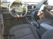 ✅ 2017 Hyundai Ioniq Blue • VIN: KMHC65LC6HU045801 • Lot: 94481915. Listed on Copart with 811,256 mi. Free auction sales archive from the USA and detailed vehicle history report at DreamBid. Image 8.