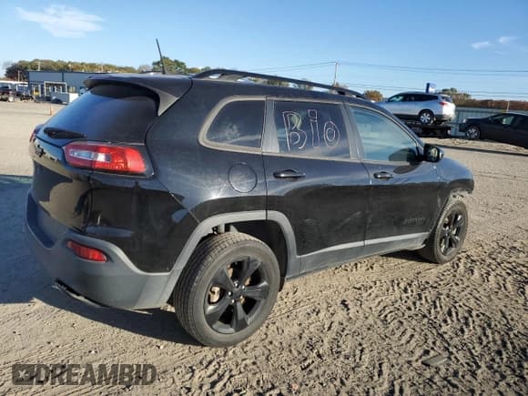 ✅ 2018 Jeep Cherokee Latitude • VIN: 1C4PJLCB1JD544947 • Lot: 92376585. Listed on Copart with 137,587 mi. Free auction sales archive from the USA and detailed vehicle history report at DreamBid. Image 3.
