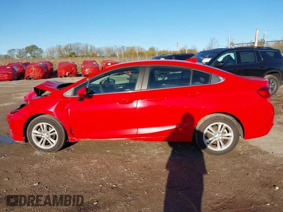✅ 2018 Chevrolet Cruze LT • VIN: 1G1BE5SM0J7162574 • Lot: 43492917. Listed on IAAI with 115,431 mi. Free auction sales archive from the USA and detailed vehicle history report at DreamBid. Image 14.