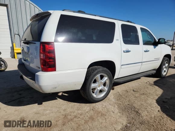 ✅ 2009 Chevrolet Suburban LTZ • VIN: 1GNFK36339R293786 • Lot: 92872055. Wystawiony na Copart z przebiegiem 212 006 mil. Bezpłatny archiwum sprzedaży aukcyjnych z USA i szczegółowy raport historii pojazdu na DreamBid. Zdjęcie 3.