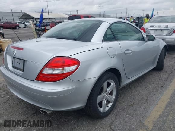 ✅ 2006 Mercedes-Benz SLK 280 • VIN: WDBWK54F26F130107 • Lot: 42067876. Listed on IAAI with 167,518 mi. Free auction sales archive from the USA and detailed vehicle history report at DreamBid. Image 4.