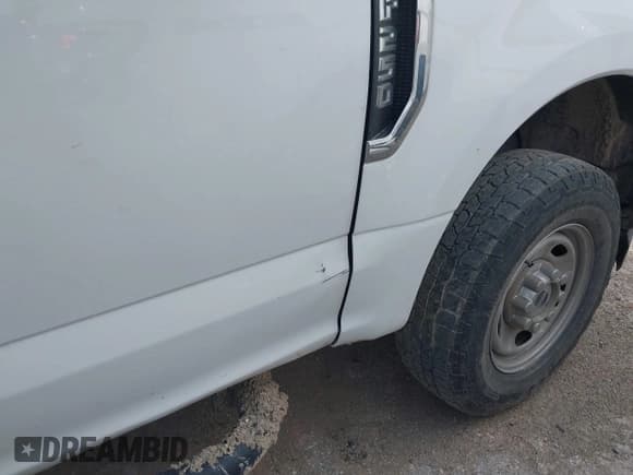 ✅ 2019 Ford F-250 XL • VIN: 1FD7W2B61KEG48748 • Lot: 42560434. Listed on IAAI with 161,957 mi. Free auction sales archive from the USA and detailed vehicle history report at DreamBid. Image 6.