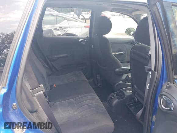 ✅ 2004 Chrysler PT Cruiser Touring • VIN: 3C4FY58804T364907 • Лот: 42861152. Опубликован ранее на IAAI с пробегом 181 558 миль. Бесплатный доступ к архиву аукционных продаж из США и подробный отчёт об истории автомобиля на DreamBid. Изображение 8.