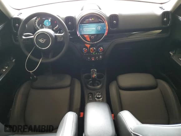 ✅ 2024 MINI Countryman Cooper S • VIN: WMZ83BR05R3R81446 • Lot: 78753164. Listed on Copart with 25,408 mi. Free auction sales archive from the USA and detailed vehicle history report at DreamBid. Image 8.