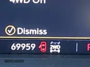 ✅ 2019 Chevrolet Silverado 1500 RST • VIN: 1GCUYEEDXKZ348261 • Lot: 43297200. Wystawiony na IAAI z przebiegiem 69 959 mil. Bezpłatny archiwum sprzedaży aukcyjnych z USA i szczegółowy raport historii pojazdu na DreamBid. Zdjęcie 15.