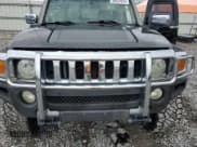 ✅ 2009 Hummer H3 H3T Luxury • VIN: 5GNEN13E198147687 • Lot: 90824925. Wystawiony na Copart z przebiegiem Nie podano. Bezpłatny archiwum sprzedaży aukcyjnych z USA i szczegółowy raport historii pojazdu na DreamBid. Zdjęcie 12.