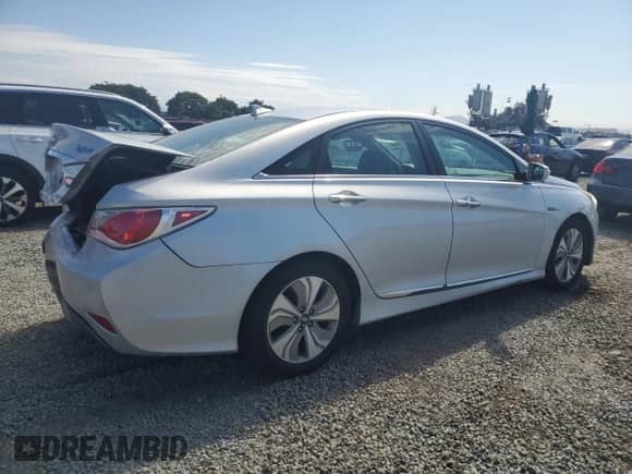 2013 Hyundai Sonata с VIN KMHEC4A40DA101475, выставлен на аукционе Copart как лот 82370555 с пробегом 78 180 миль миль и Списание • Salvage title. История ставок и продаж доступна на DreamBid. Изображение 3.