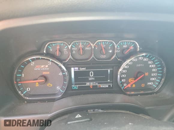 ✅ 2015 Chevrolet Silverado 2500HD LTZ • VIN: 1GC1KWE89FF665985 • Lot: 65956845. Wystawiony na Copart z przebiegiem 261 917 mil. Bezpłatny archiwum sprzedaży aukcyjnych z USA i szczegółowy raport historii pojazdu na DreamBid. Zdjęcie 9.