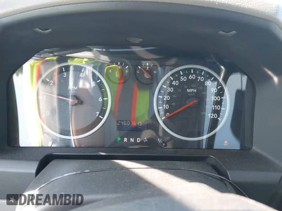 ✅ 2009 Dodge 1500 ST • VIN: 1D3HB18K29S806066 • Lot: 42143935. Wystawiony na IAAI z przebiegiem 246 076 mil. Bezpłatny archiwum sprzedaży aukcyjnych z USA i szczegółowy raport historii pojazdu na DreamBid. Zdjęcie 7.