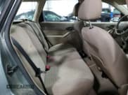 ✅ 2006 Ford Focus SE • VIN: 1FAFP36N26W108884 • Lot: 87014925. Wystawiony na Copart z przebiegiem 76 194 mil. Bezpłatny archiwum sprzedaży aukcyjnych z USA i szczegółowy raport historii pojazdu na DreamBid. Zdjęcie 11.