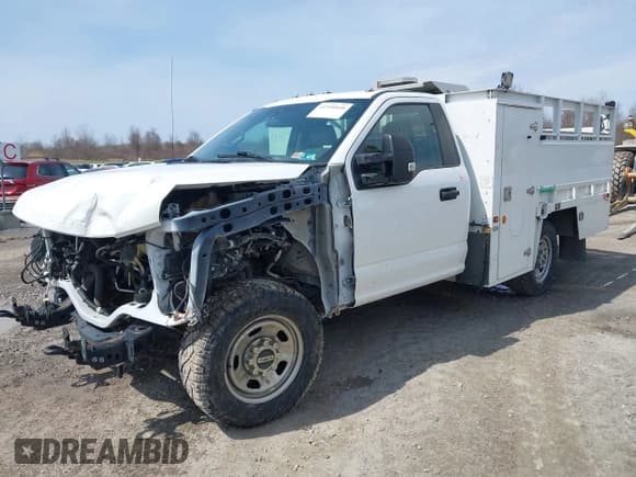 ✅ 2020 Ford F-350 • VIN: 1FDBF3E6XLEE22947 • Lot: 41950848. Listed on IAAI with 136,988 mi. Free auction sales archive from the USA and detailed vehicle history report at DreamBid. Image 2.
