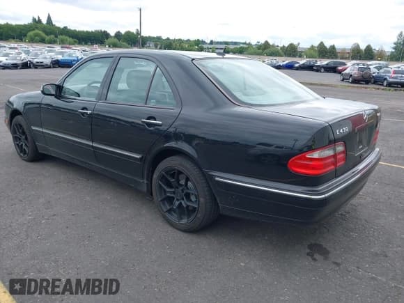 ✅ 2002 Mercedes-Benz E 320 • VIN: WDBJF83JX2X072161 • Lot: 42611553. Listed on IAAI with 200,931 mi. Free auction sales archive from the USA and detailed vehicle history report at DreamBid. Image 3.