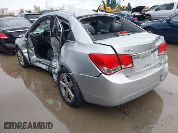 2014 Chevrolet Cruze 2LT with VIN 1G1PE5SB0E7135532, listed as a IAAI auction lot 43507178 with 100,363 mi miles and . Bid and sale history available at DreamBid. Image 3.