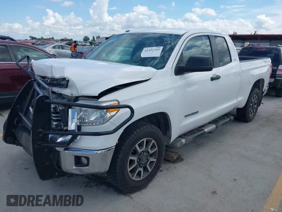 ✅ 2016 Toyota Tundra SR • VIN: 5TFUM5F18GX065067 • Lot: 42552343. Wystawiony na IAAI z przebiegiem 156 956 mil. Bezpłatny archiwum sprzedaży aukcyjnych z USA i szczegółowy raport historii pojazdu na DreamBid. Zdjęcie 2.
