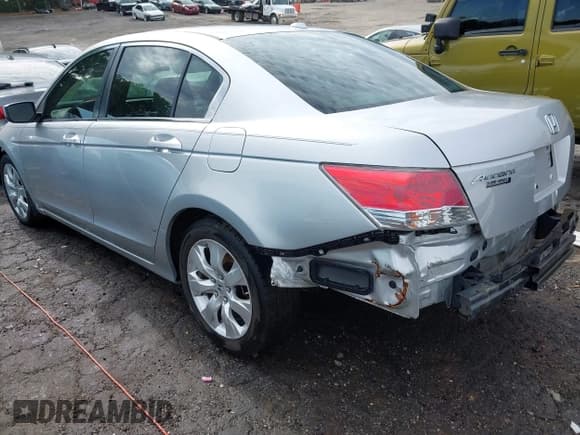 ✅ 2008 Honda Accord EX-L • VIN: JHMCP26818C012636 • Lot: 42171692. Wystawiony na IAAI z przebiegiem 183 907 mil. Bezpłatny archiwum sprzedaży aukcyjnych z USA i szczegółowy raport historii pojazdu na DreamBid. Zdjęcie 3.
