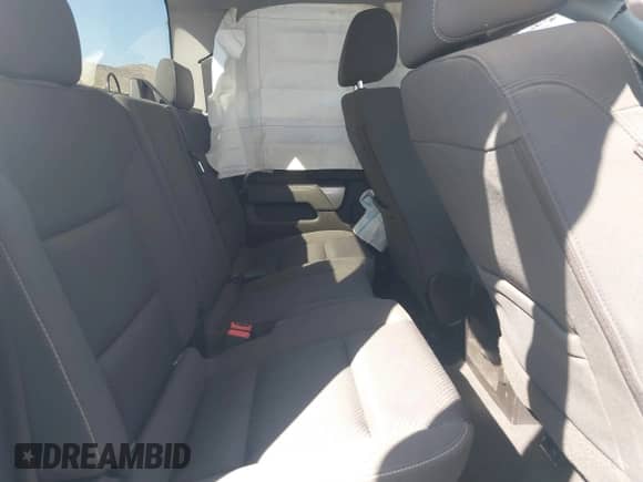 2019 Chevrolet Silverado 1500 LT z VIN 2GCRCPEC7K1131797, wystawiony jako IAAI lot #43279071 z przebiegiem 69 950 mil mil oraz . Historia ofert i sprzedaży dostępna na DreamBid. Obrazek 8.