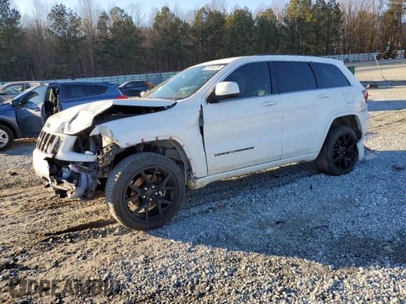 ✅ 2015 Jeep Grand Cherokee Laredo • VIN: 1C4RJEAG9FC137099 • Лот: 89191275. Опубликован ранее на Copart с пробегом 154 093 миль. Бесплатный доступ к архиву аукционных продаж из США и подробный отчёт об истории автомобиля на DreamBid. Изображение 1.