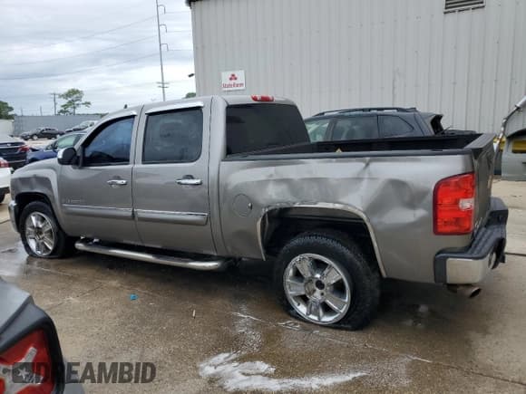 ✅ 2012 Chevrolet Silverado 1500 LT • VIN: 3GCPCSE03CG266686 • Lot: 70289054. Listed on Copart with 200,634 mi. Free auction sales archive from the USA and detailed vehicle history report at DreamBid. Image 2.