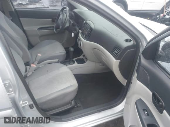 ✅ 2010 Hyundai Accent GLS • VIN: KMHCN4AC4AU492259 • Лот: 41243200. Опубликован ранее на IAAI с пробегом 120 956 миль. Бесплатный доступ к архиву аукционных продаж из США и подробный отчёт об истории автомобиля на DreamBid. Изображение 5.