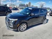 ✅ 2022 Kia Soul LX • VIN: KNDJ23AU7N7158562 • Лот: 90724125. Опубликован ранее на Copart с пробегом 62 659 миль. Бесплатный доступ к архиву аукционных продаж из США и подробный отчёт об истории автомобиля на DreamBid. Изображение 1.