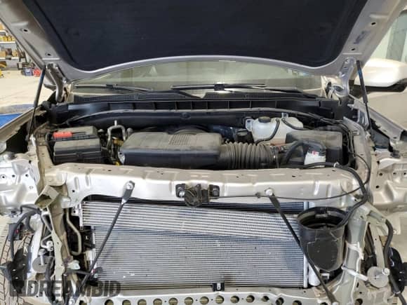 2024 Chevrolet Tahoe LT z VIN 1GNSKNKD0RR251455, wystawiony jako Copart lot #57043125 z przebiegiem 8 530 mil mil oraz Szkoda całkowita • Salvage title. Historia ofert i sprzedaży dostępna na DreamBid. Obrazek 12.