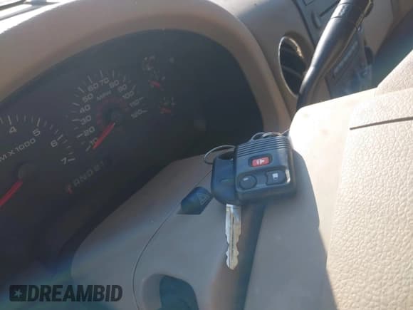 ✅ 2005 Ford F-150 XLT • VIN: 1FTPW14505KE06364 • Lot: 43413719. Wystawiony na IAAI z przebiegiem 189 453 mil. Bezpłatny archiwum sprzedaży aukcyjnych z USA i szczegółowy raport historii pojazdu na DreamBid. Zdjęcie 11.