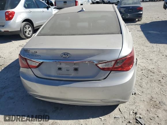 ✅ 2011 Hyundai Sonata GLS • VIN: 5NPEB4AC8BH060565 • Lot: 82132835. Listed on Copart with 145,726 mi. Free auction sales archive from the USA and detailed vehicle history report at DreamBid. Image 6.